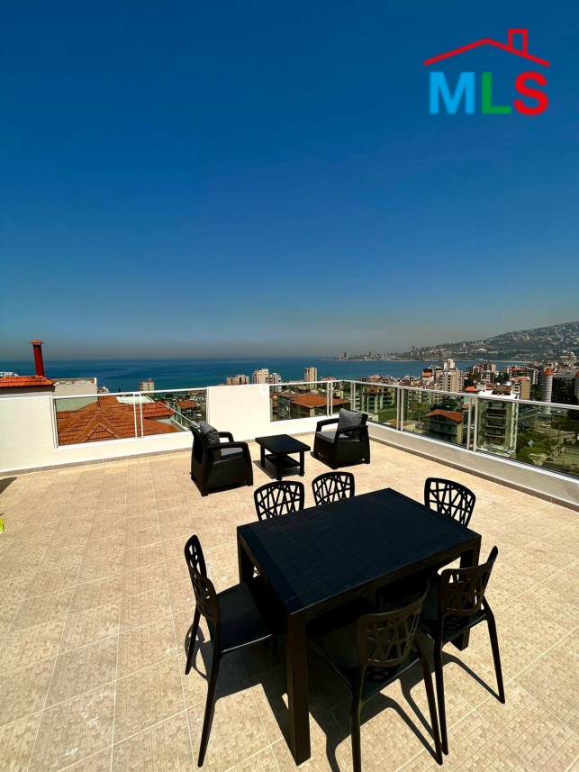 260 sqm apartment with 260 sqm roof for Sale in Jounieh