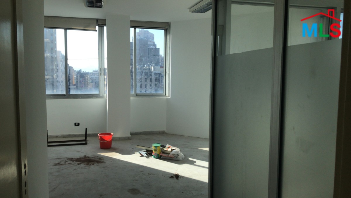 Office for Sale in Verdun with Open View