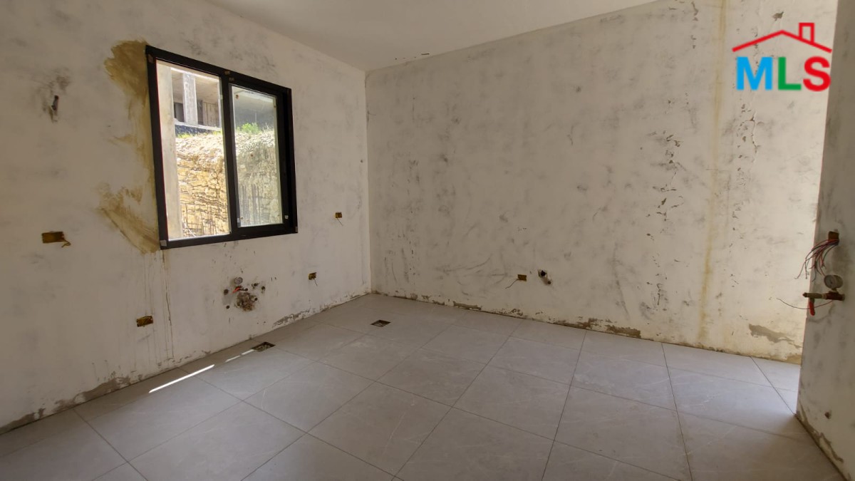 Apartment for Sale in Halat Overlooking a Beautiful Sea View