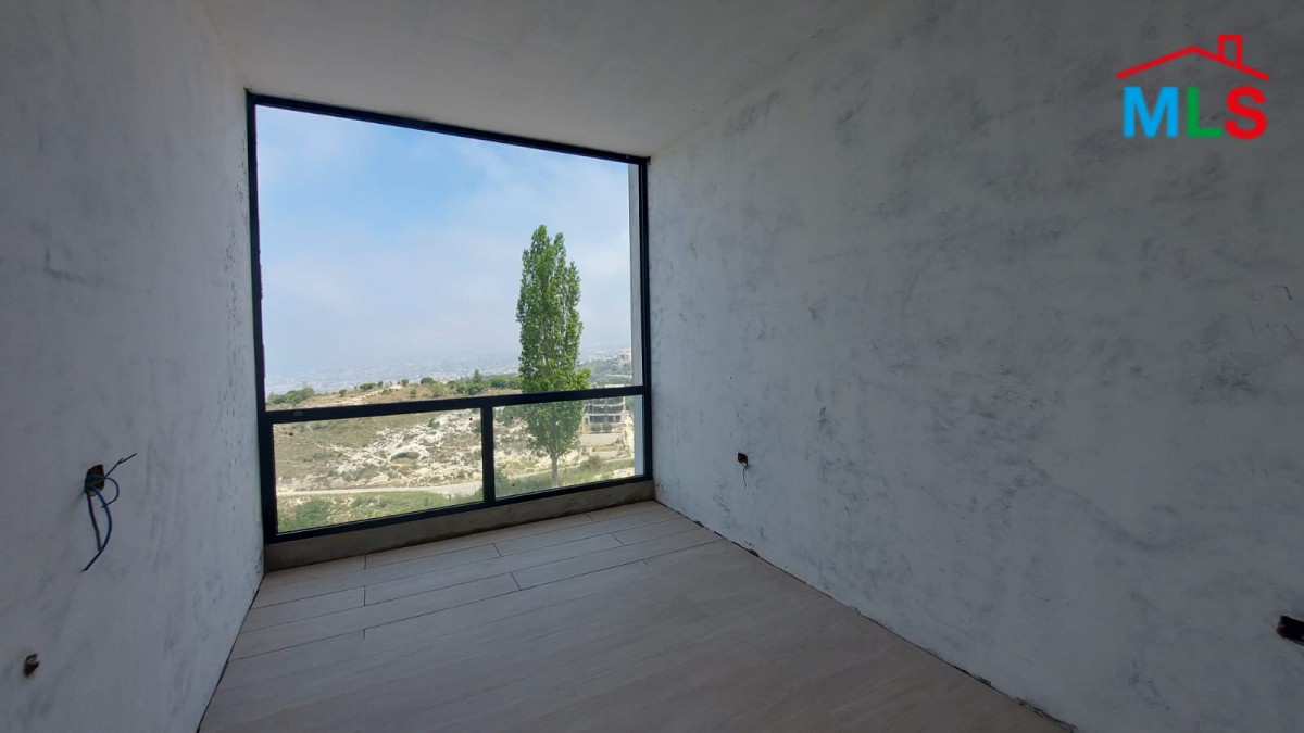 Apartment for Sale in Halat with An Unlockable Sea view