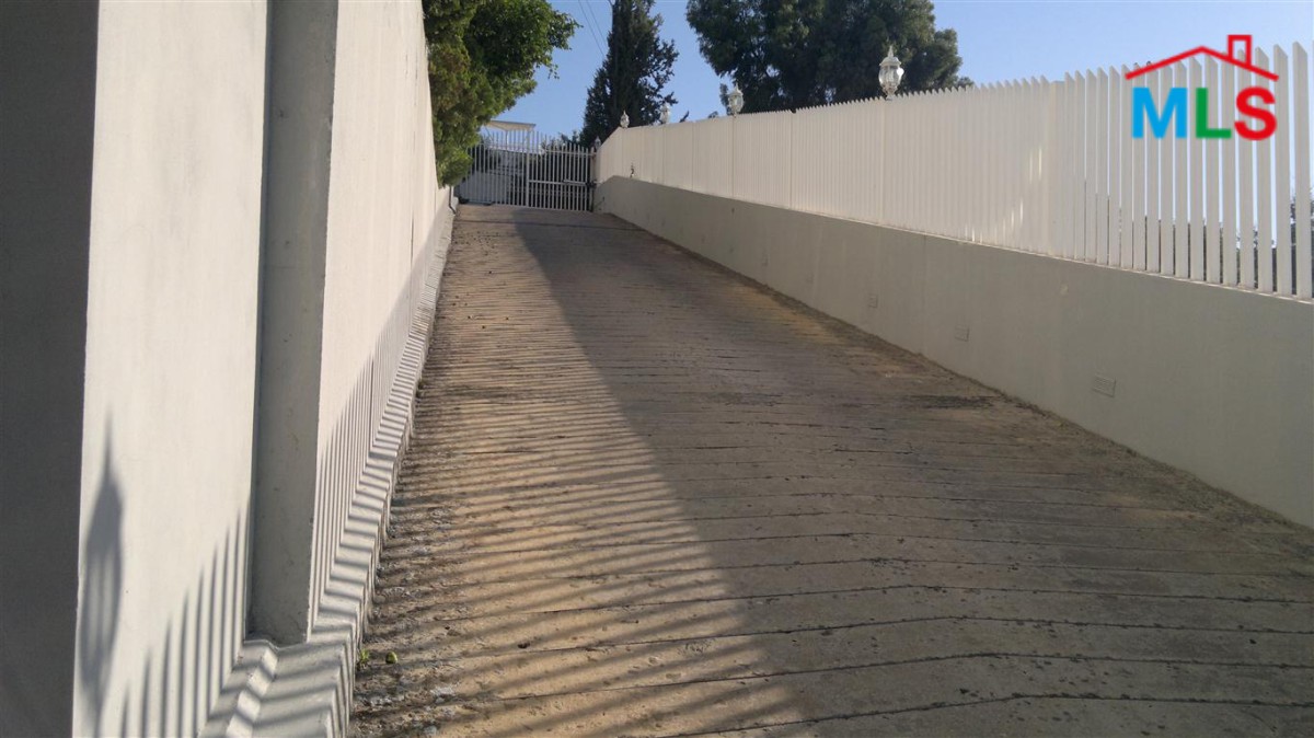 Warehouse Suitable as Offices For Sale In Bsalim