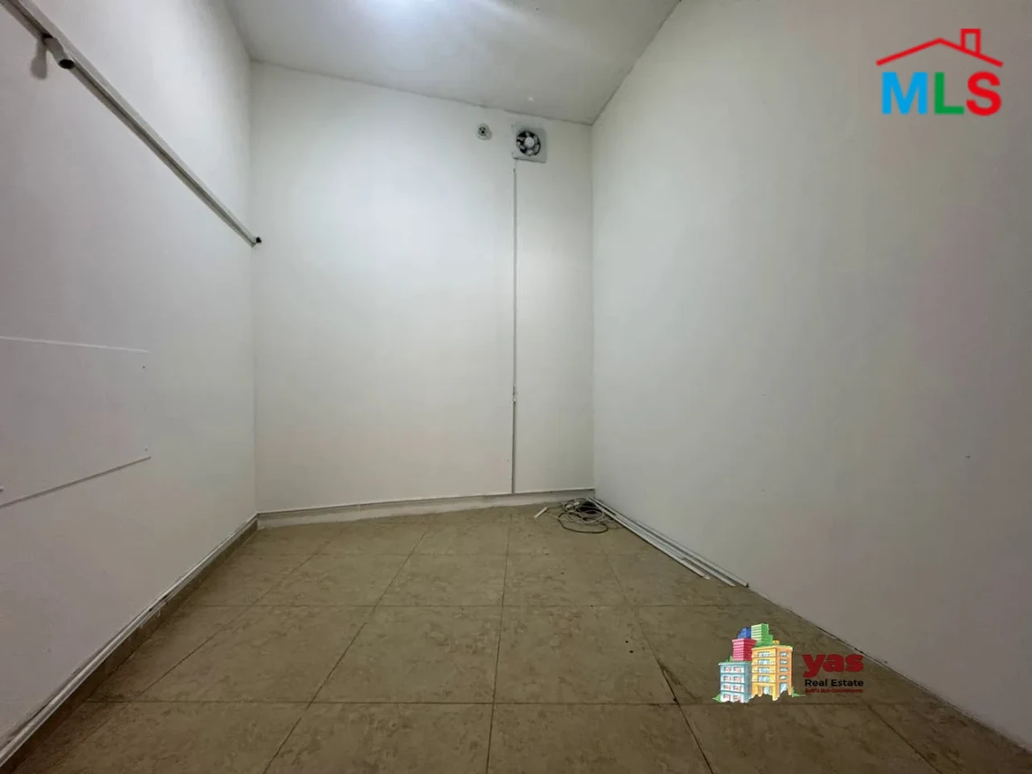 Adonis 230m2 | Rent | Shop | 2 floors | Accessible |EL