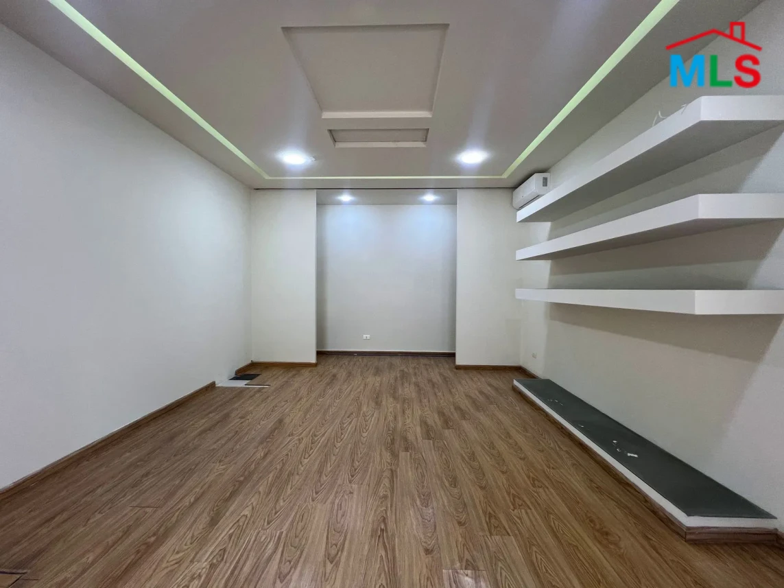 Adonis 55m2 | Shop | Rent | Prime Location | Easy Access | RH