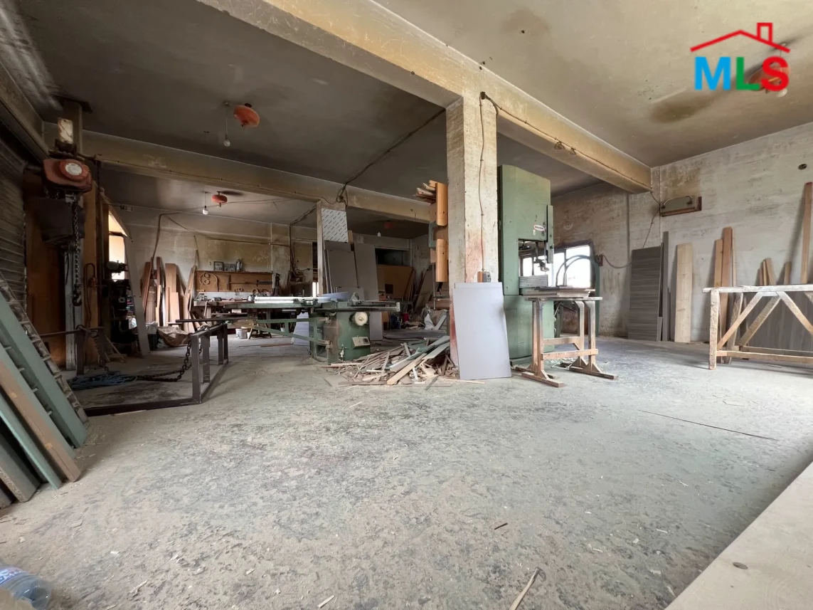 Adonis 120m2 | Equipped Workshop | Rent | Active Street | RH
