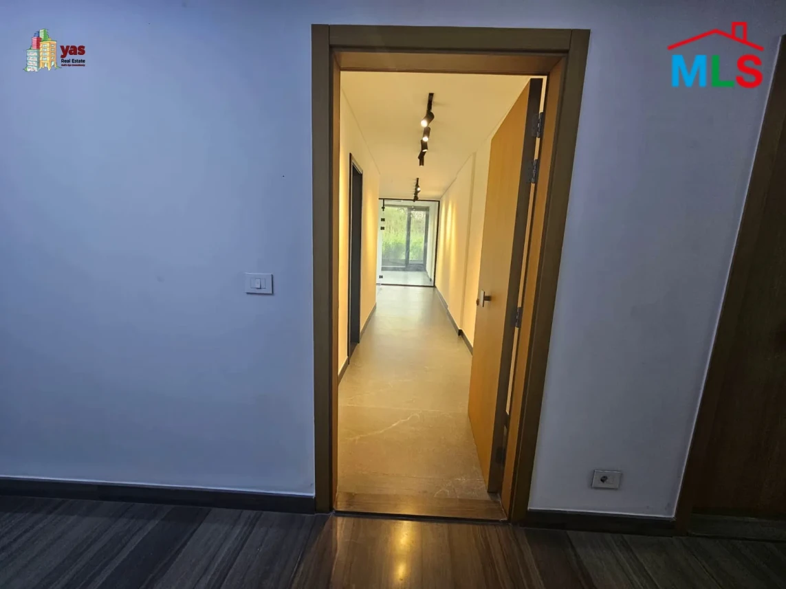 Achrafieh 60m2 | 10m2 Terrace | Rent | Office | Brand New | OH