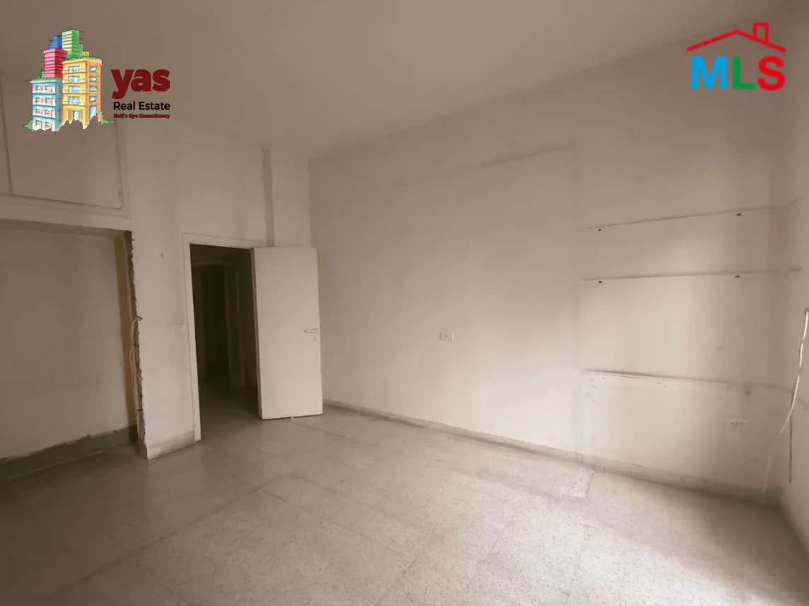 Dora 114m2 | Need Renovation | Easy Access | Well Lighted | AA