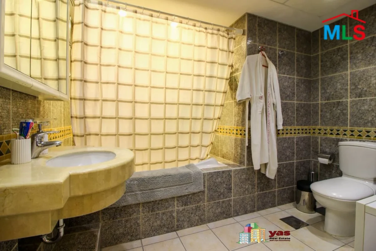 Saifi 300m2 | Super Prime Location | Decorated | PA
