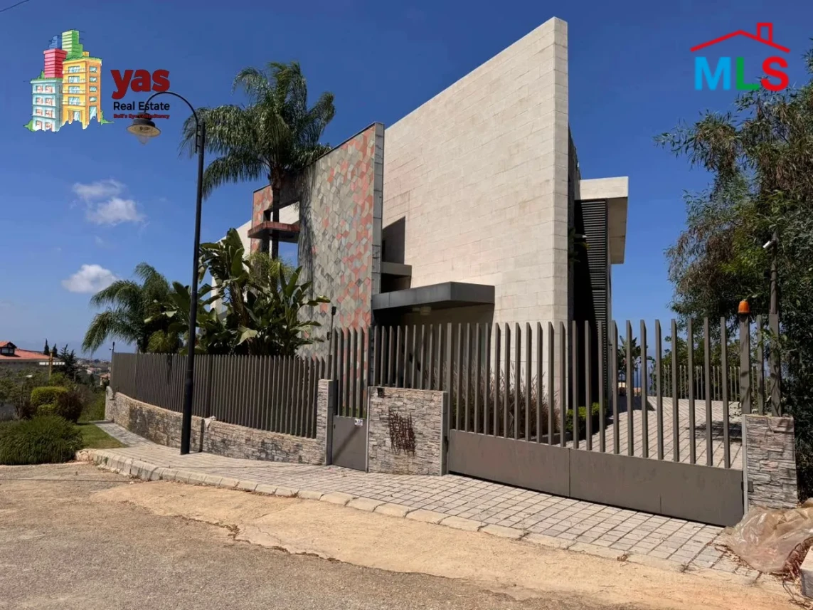 Mechref 850m2 | 500m2 Triplex Villa | Furnished | Amazing View | AC
