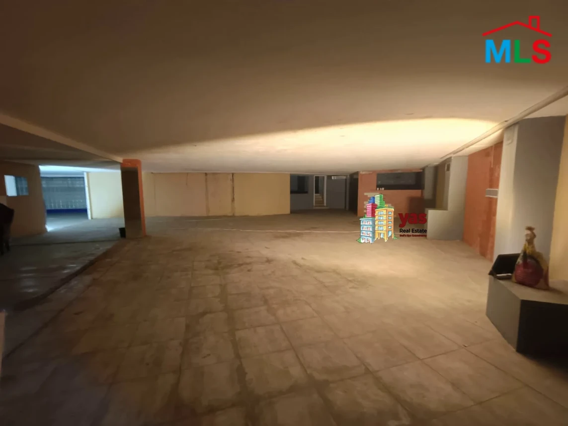 Dekweneh 890m2 | Warehouse & Shop | Active Street | Catch | AA
