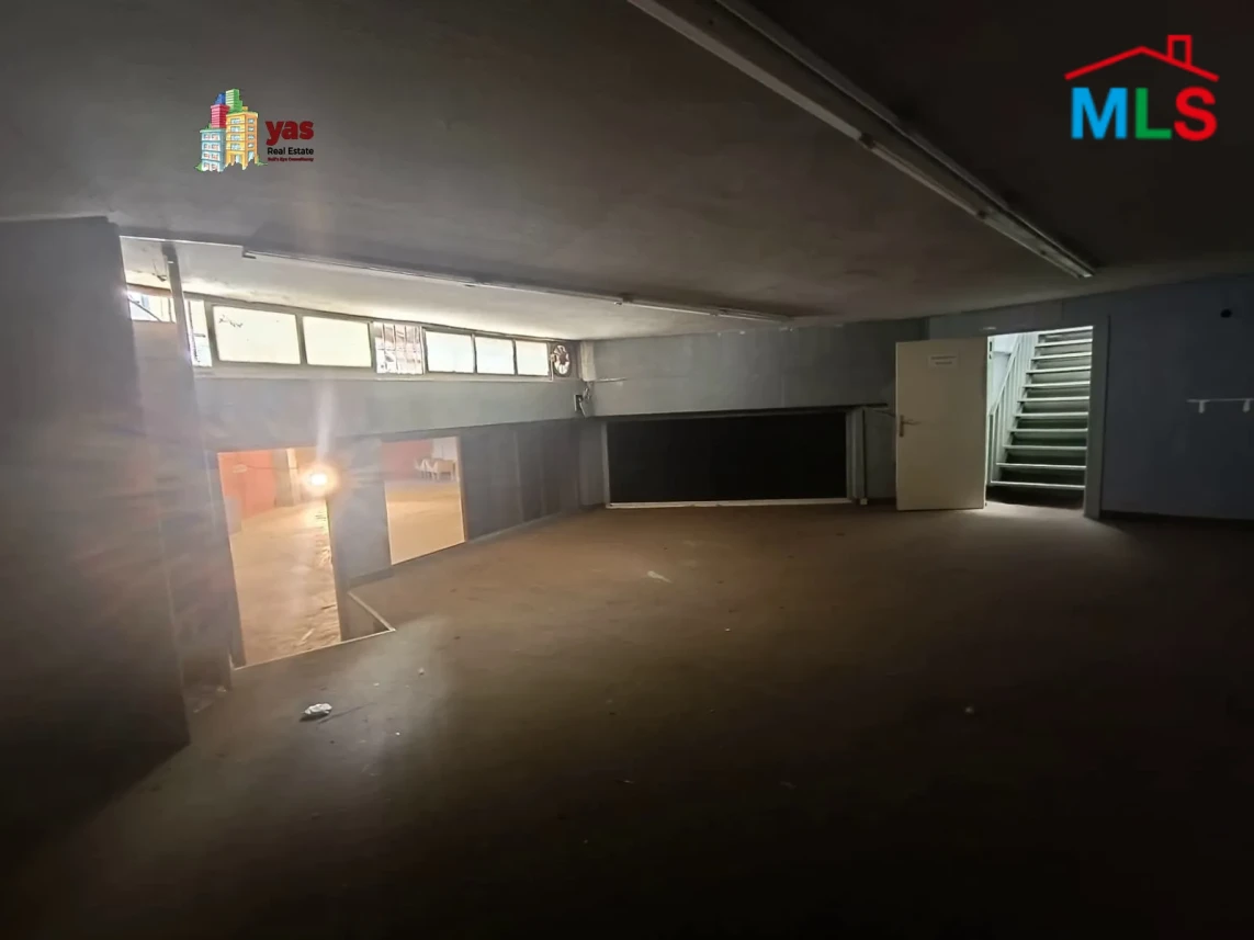 Dekweneh 890m2 | Warehouse & Shop | Active Street | Catch | AA