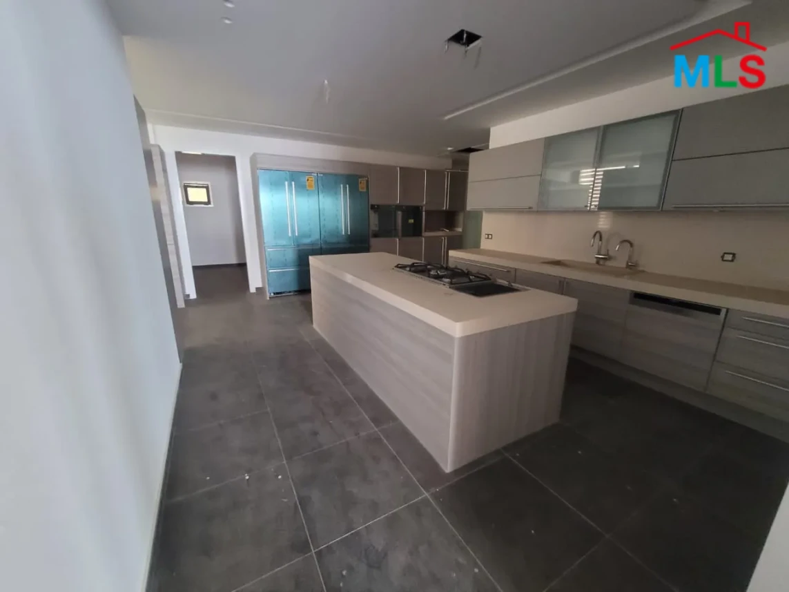 Yarzeh 665m2 | 2 Terraces | Generous Dimensions | EIB system | PA