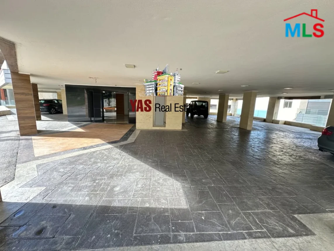 Qornet El Hamra 220m2 | Well Maintained | New | PA