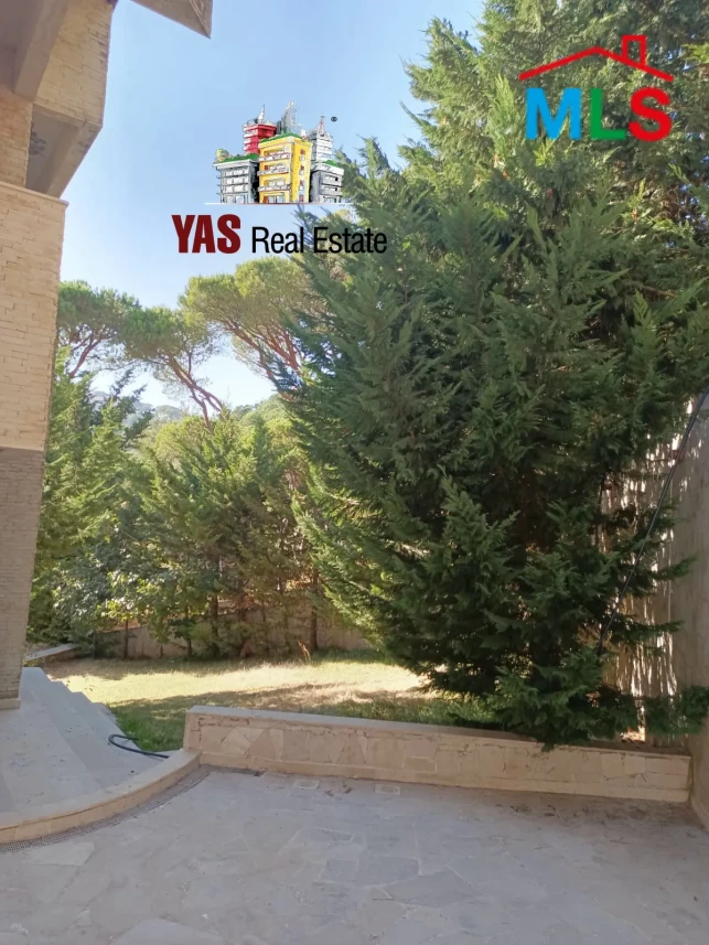 Baabdat 1085m2 | 1012m2 Land/Garden | Triplex | Unique Design | PA