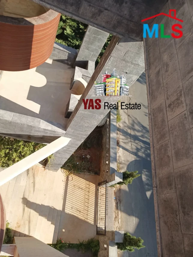 Baabdat 1085m2 | 1012m2 Land/Garden | Triplex | Unique Design | PA