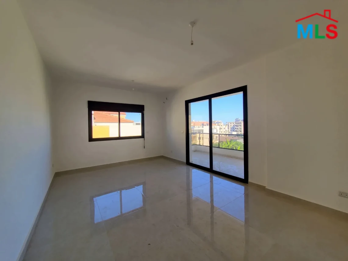 Bouar 100m2 | New Building | High-End | Good Condition | Sea View