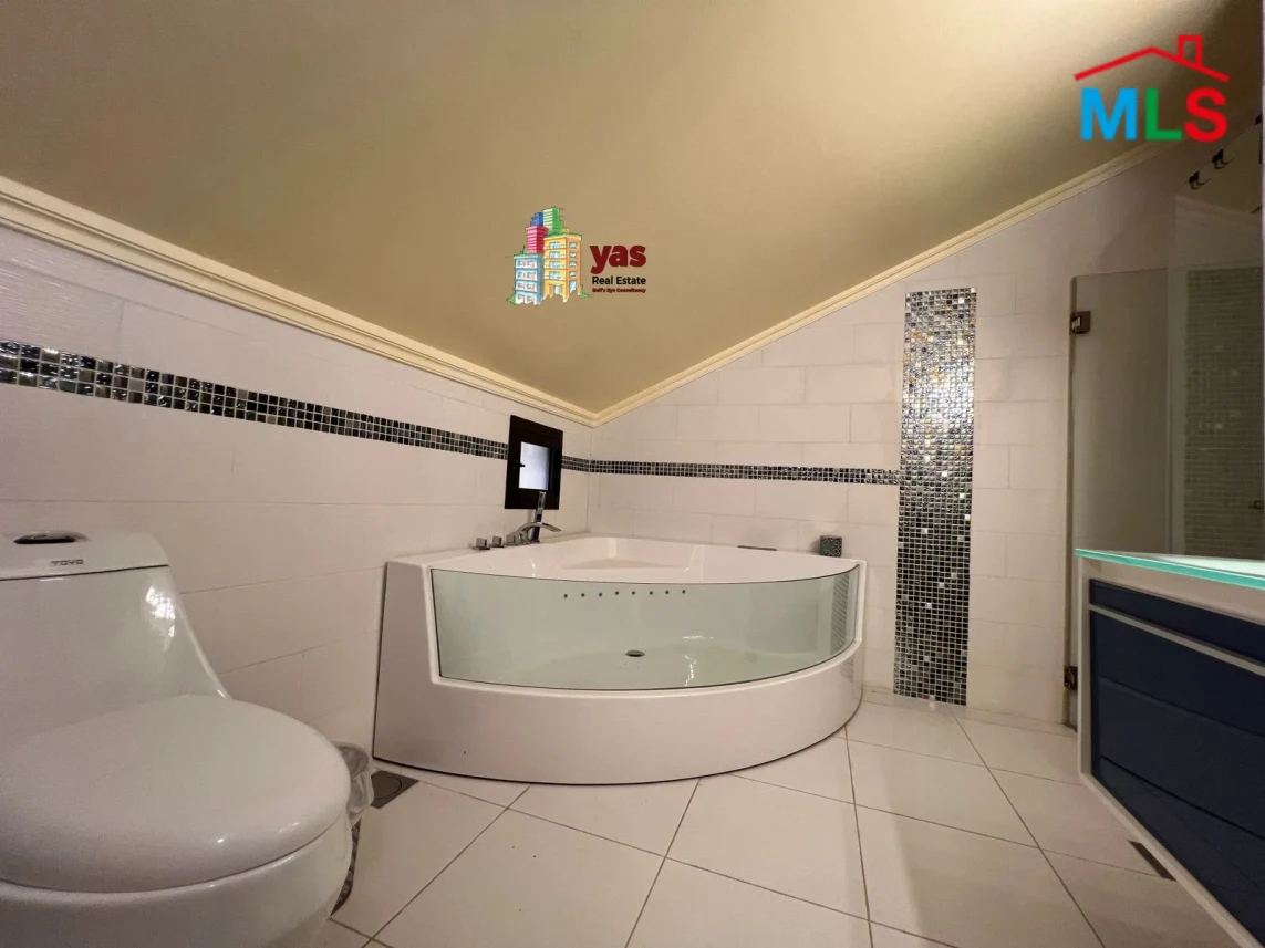 Zouk Mosbeh 350m2 | Decoarted Duplex | Dead-End Street | EH/RH |