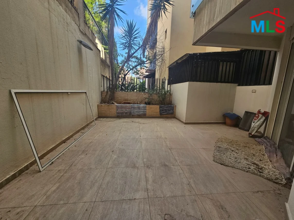 Fanar 170m2 | 50m2 Terrace | Calm Area | Need Renovation | OH