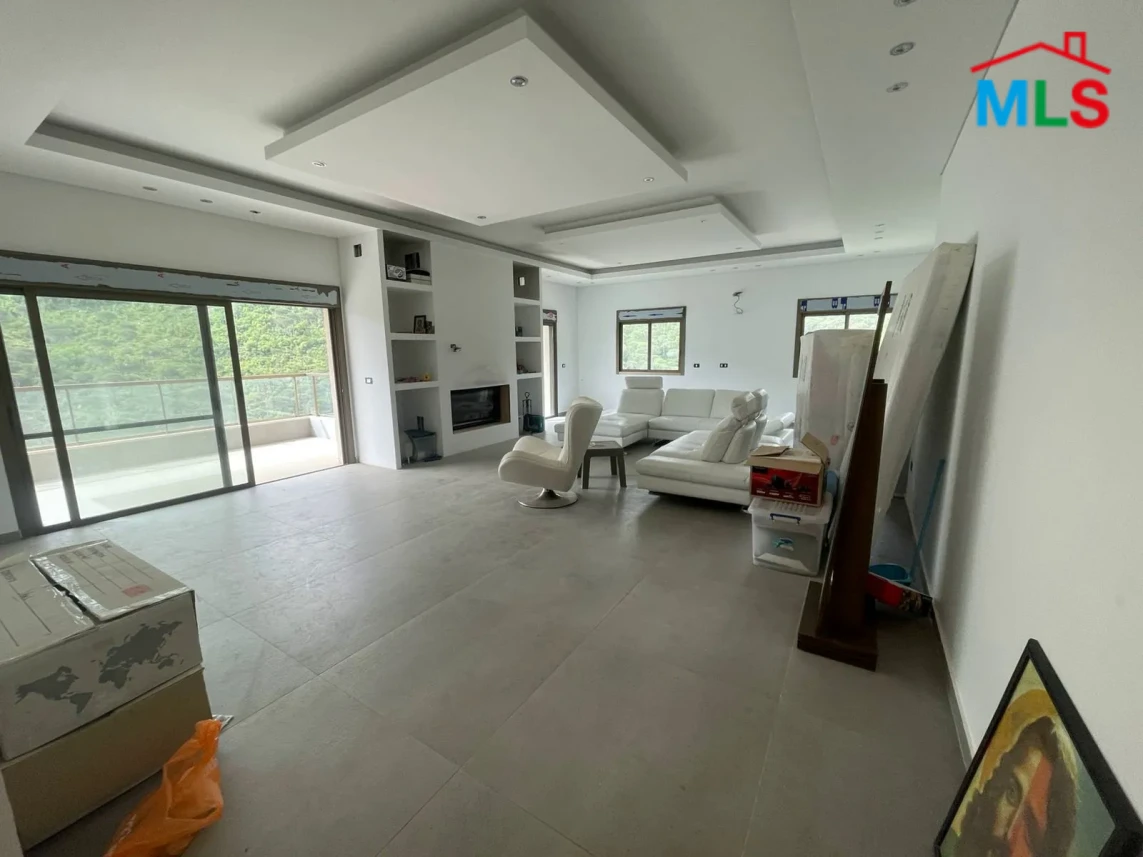 Qennabet Baabdat 350m2 | Duplex | New | Prime Location | TCH