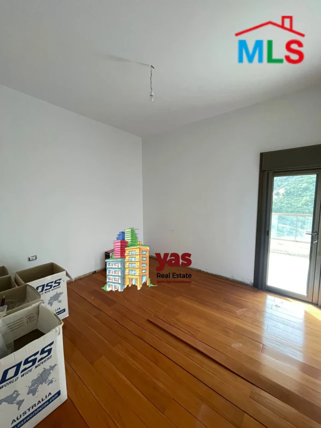 Qennabet Baabdat 350m2 | Duplex | New | Prime Location | TCH