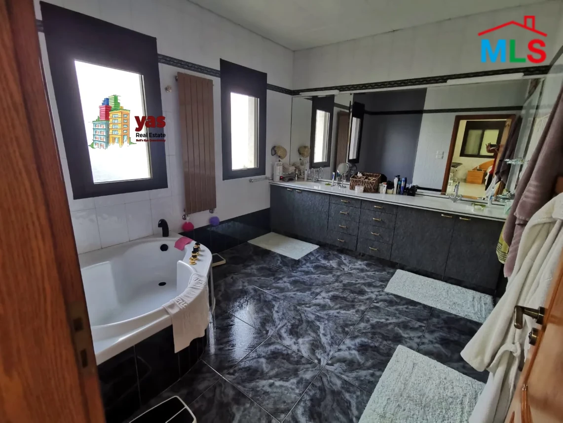 Broumana 3140m2 | 2000m2 Built Up | Jacuzzi/Pool | Mountian View | TCH
