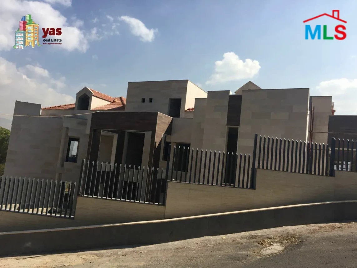 Baabdat 210m2 | 90m2 Garden | Payment Facilities | Mountain View | TCH