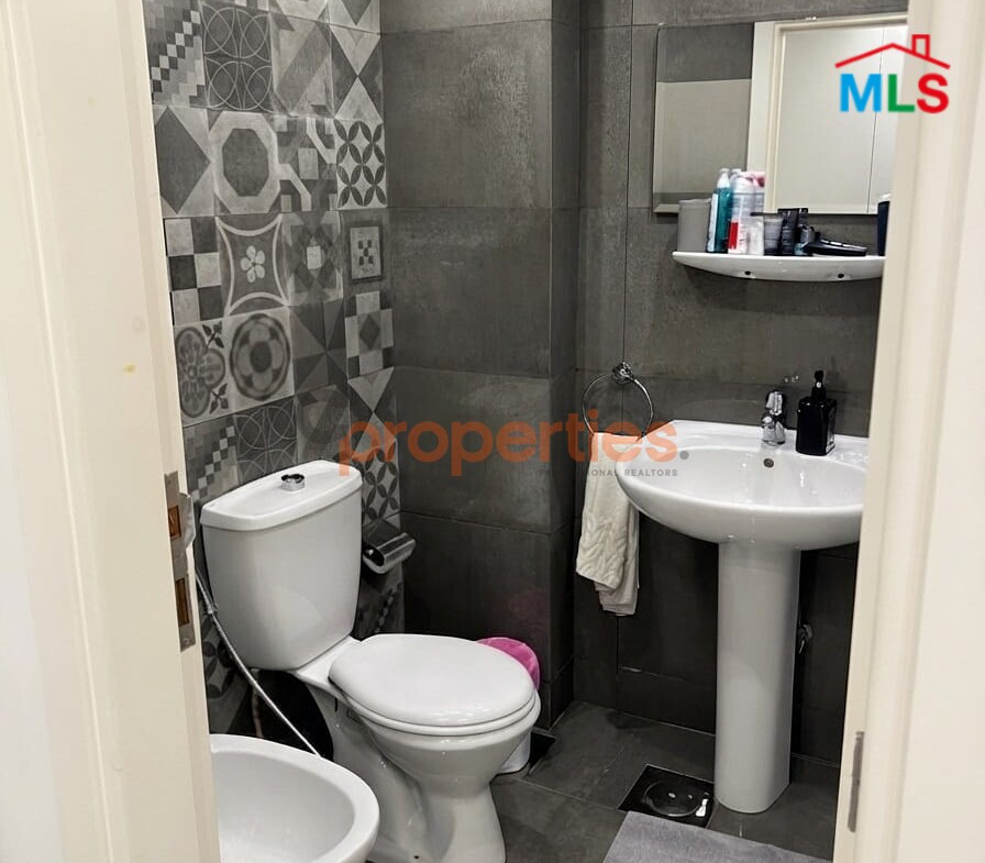 Apartment For Rent In Achrafieh - CPBMH35