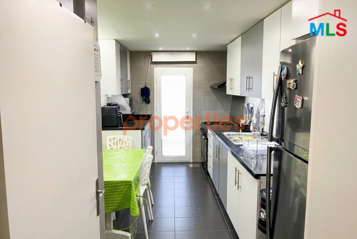 Apartment For Rent In Achrafieh - CPBMH35