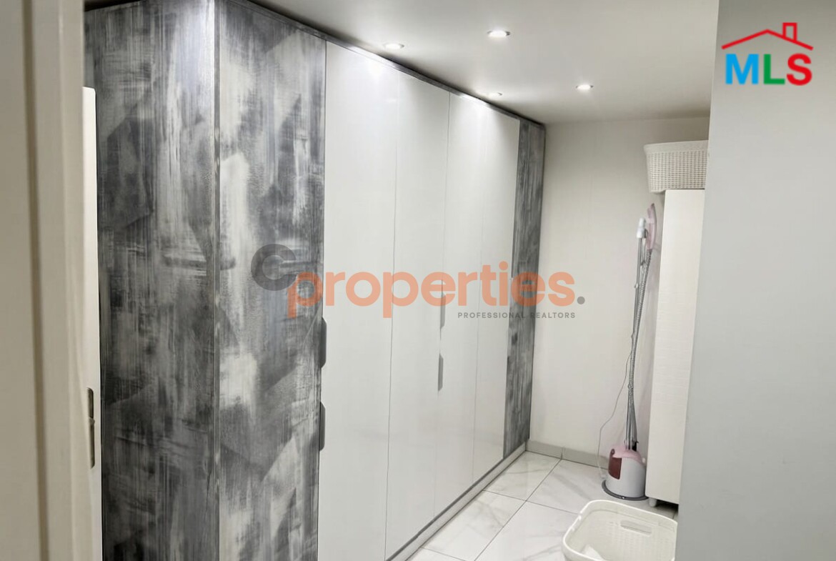 Apartment For Rent In Achrafieh - CPBMH35