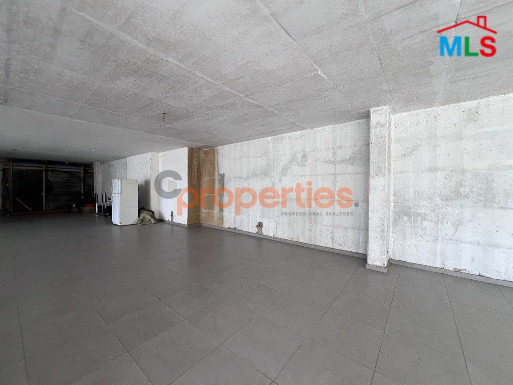 Showroom and Warehouse for Rent in Mar Roukoz Prime | صالة عرض ومستودع للإيجار في موقع متميز في مار روكز | CPCC199