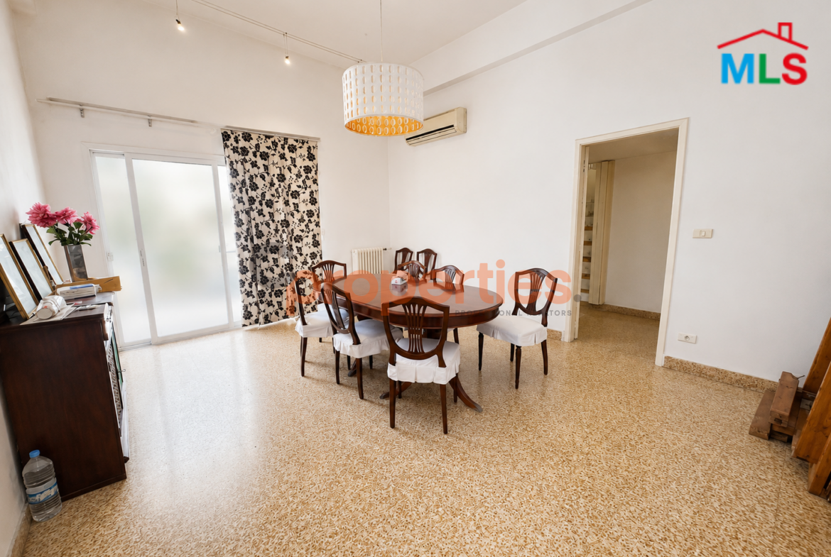 Apartment for rent in Achrafieh - شقة للإيجار في الأشرفية - CPBPK28