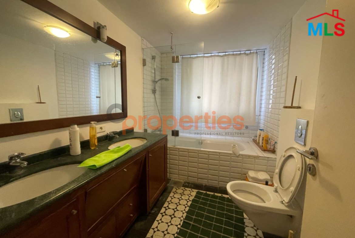 Apartment for rent in Achrafieh - شقة للإيجار في الأشرفية - CPBPK28