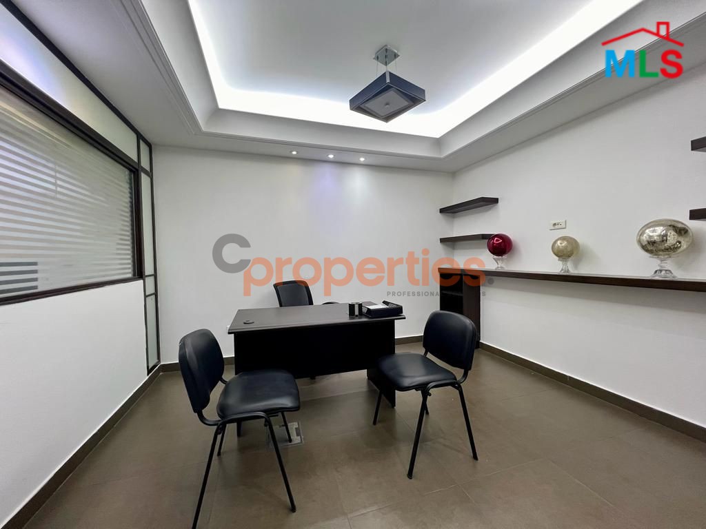 Office For Rent in Downtown Beirut - CPBHS113