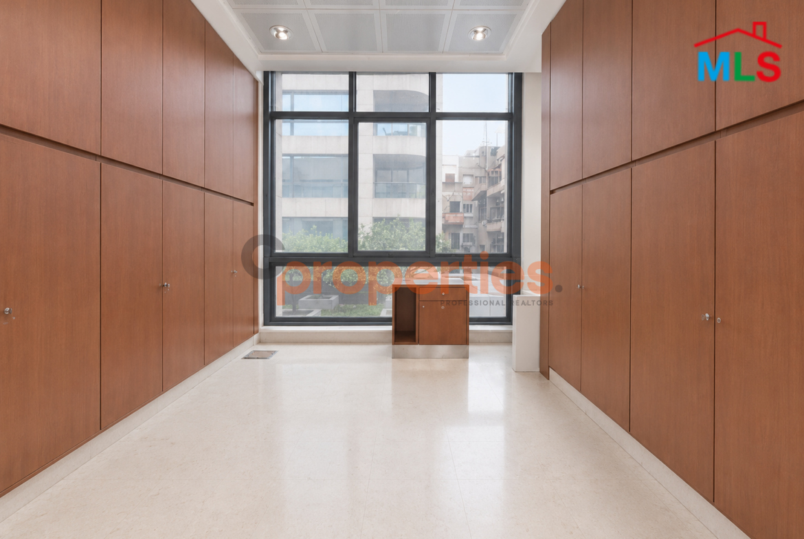 Office for rent in Hamra-CPBMKH15