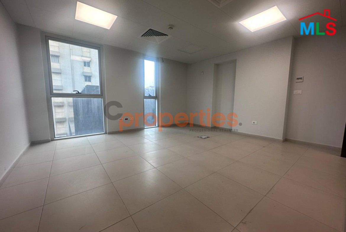 Office For Rent in Ramlet al baydah - CPBHS81