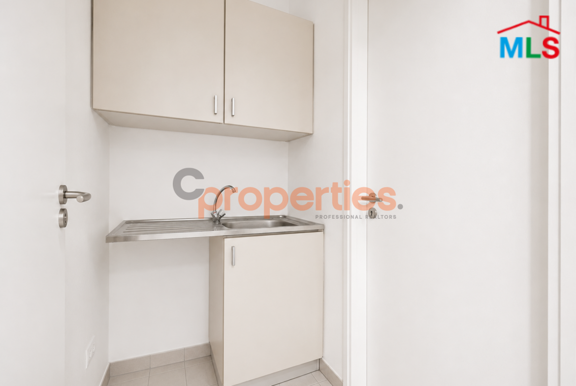 Office for rent in Hamra-CPBMKH17