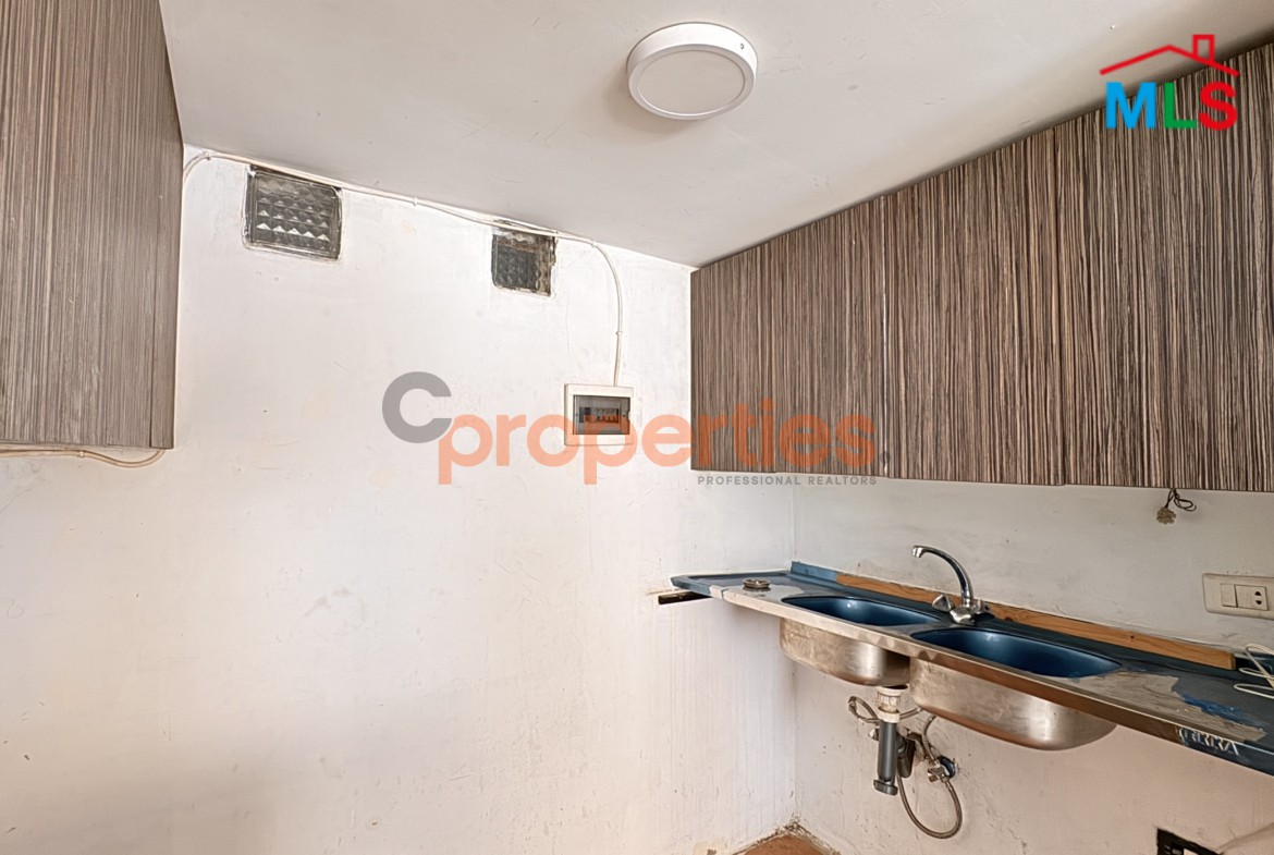 Studio/shop for rent in awkar - CPTA99