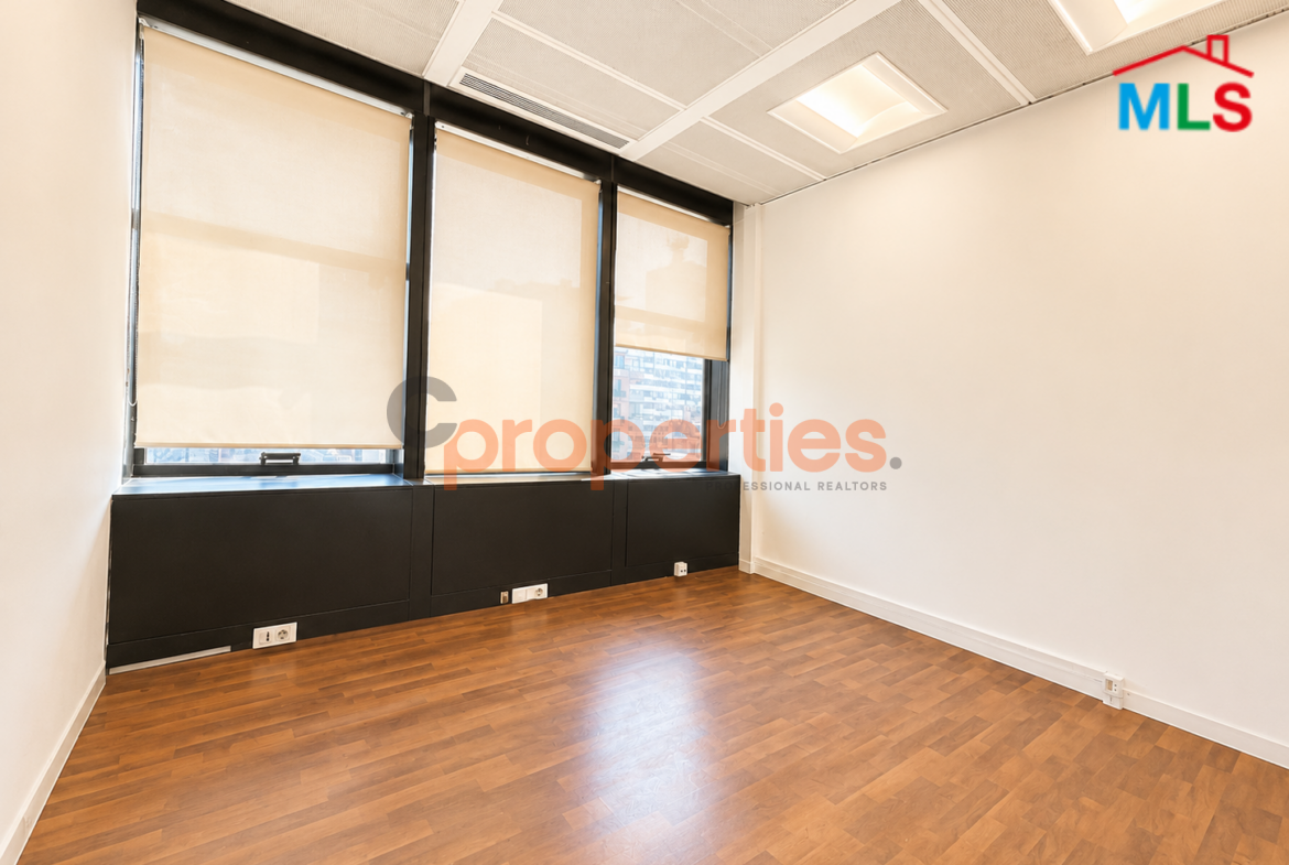 Office for rent in Hamra- CPBMKH07