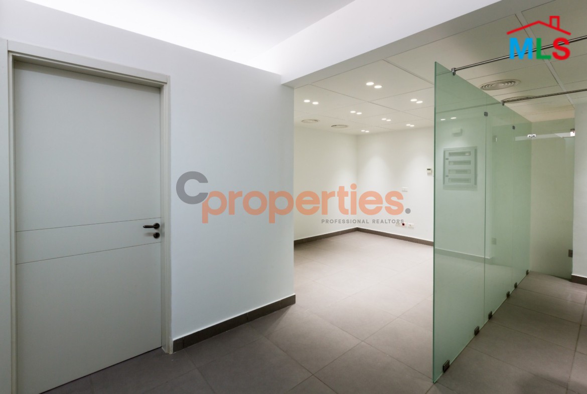 Office for rent in Hamra- CPBMKH06