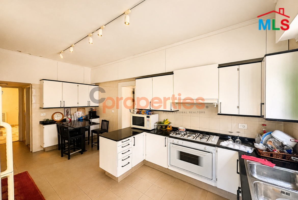 Apartment For Rent in Hazmieh - CPCH22