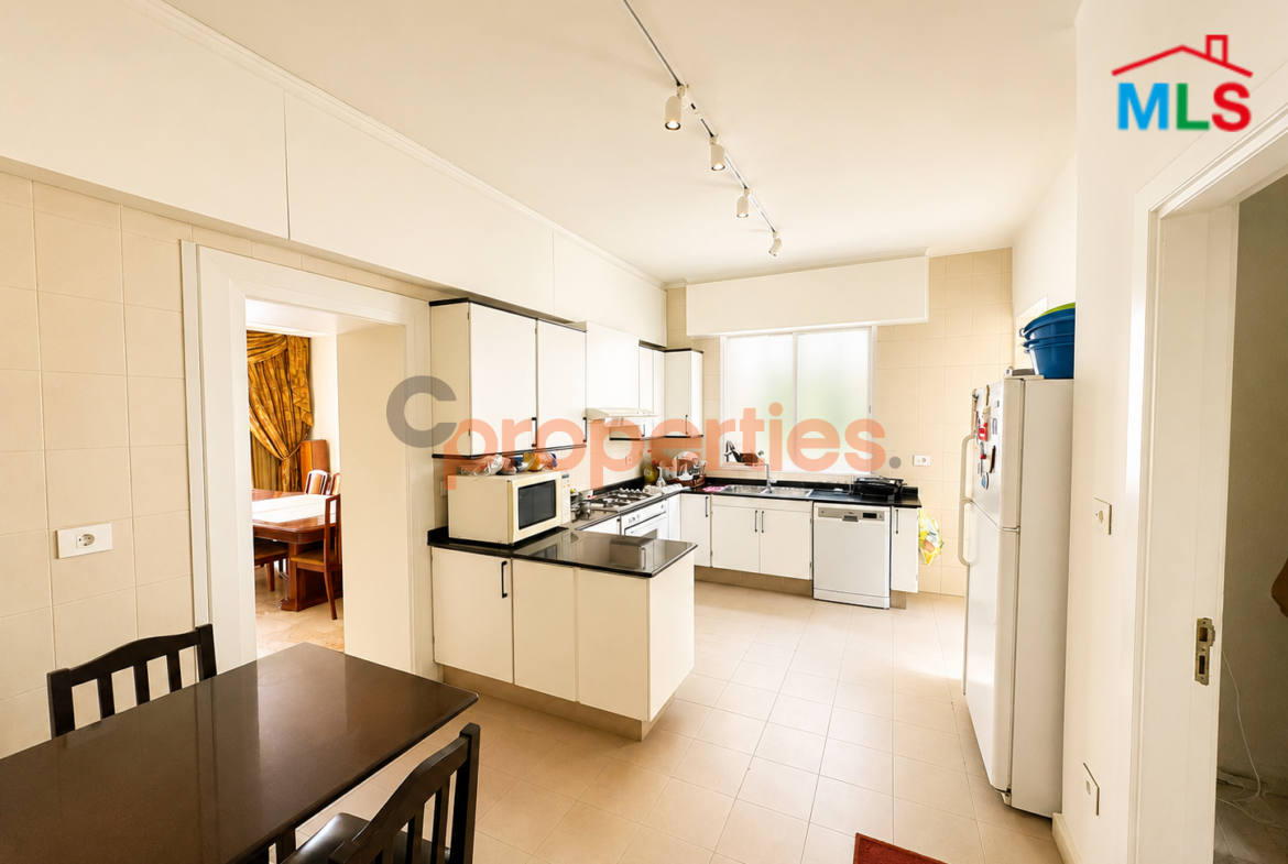Apartment For Rent in Hazmieh - CPCH22
