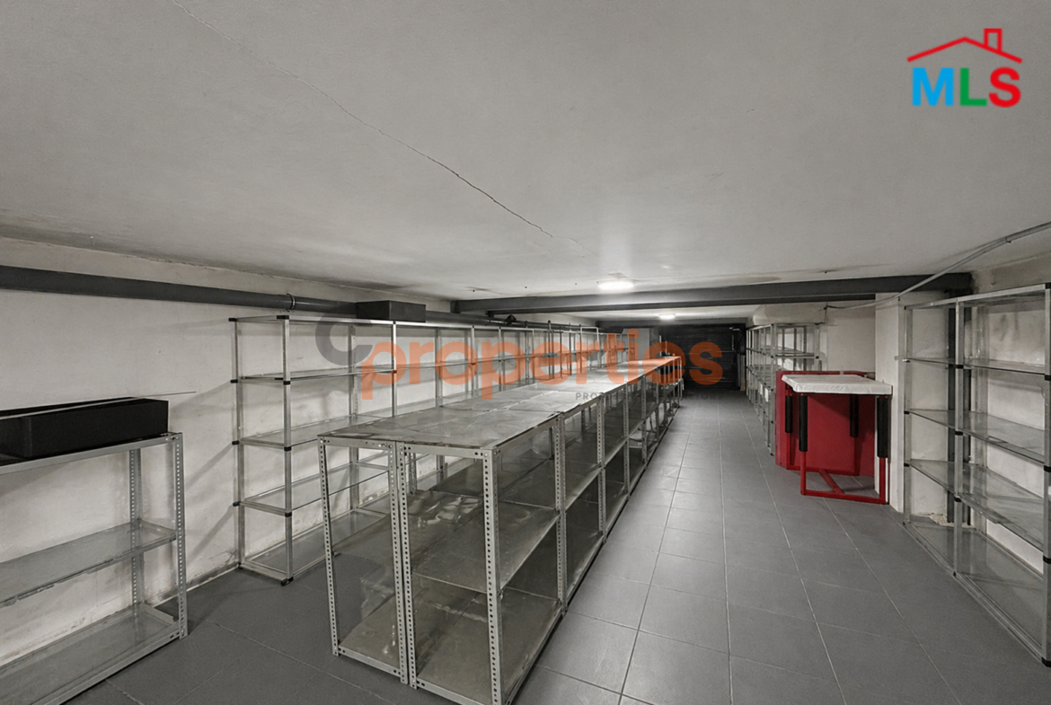 Prime Location Showroom For Rent in Baabda - CPDD70