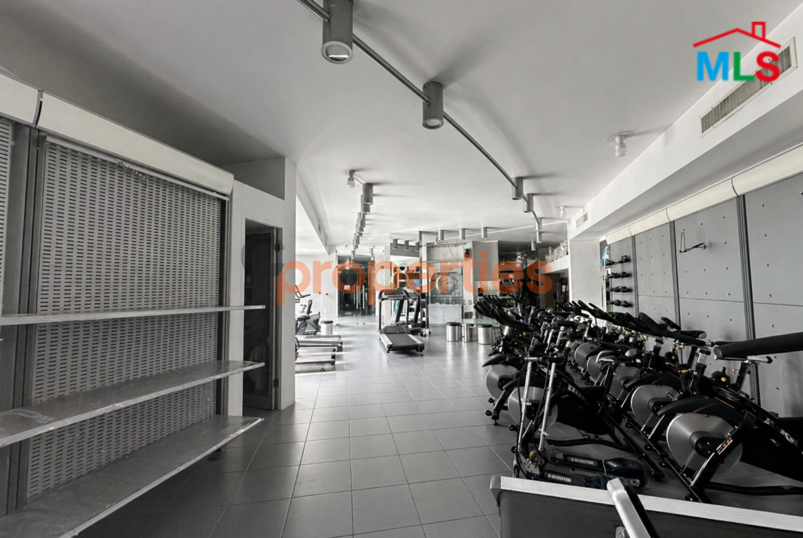 Prime Location Showroom For Rent in Baabda - CPDD70