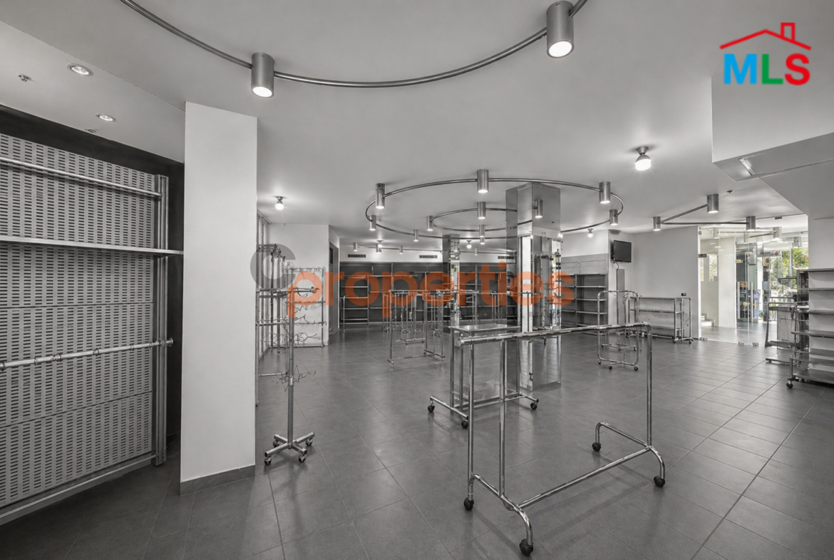 Prime Location Showroom For Rent in Baabda - CPDD70