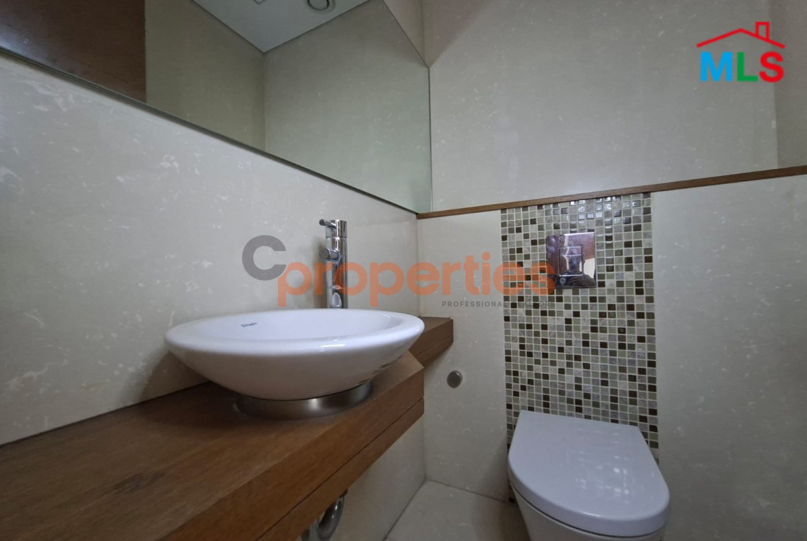 Apartment For Sale In Achrafieh - CPBMH12