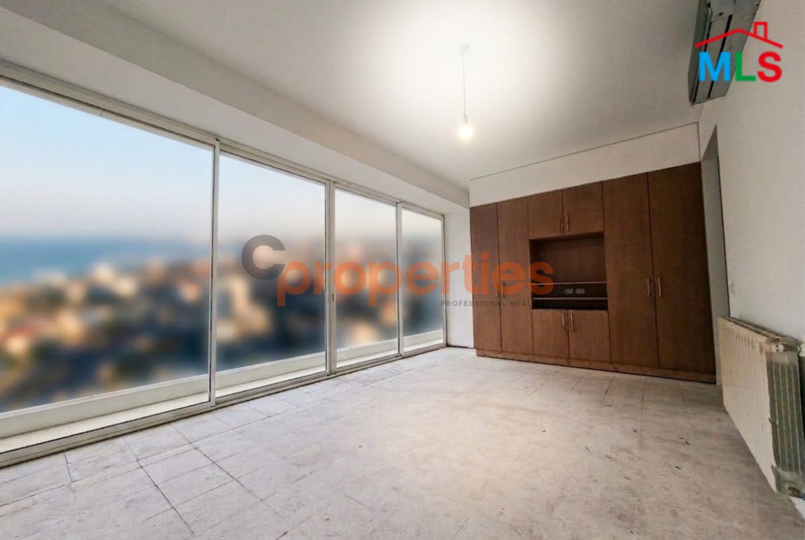 Apartment For Sale In Achrafieh - CPBMH12