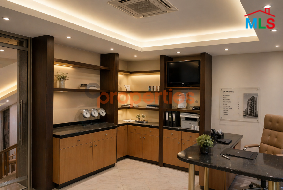 Shop For Rent In Achrafieh - CPBMH10