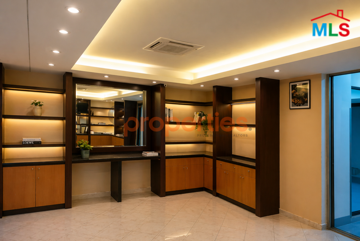Shop For Rent In Achrafieh - CPBMH10