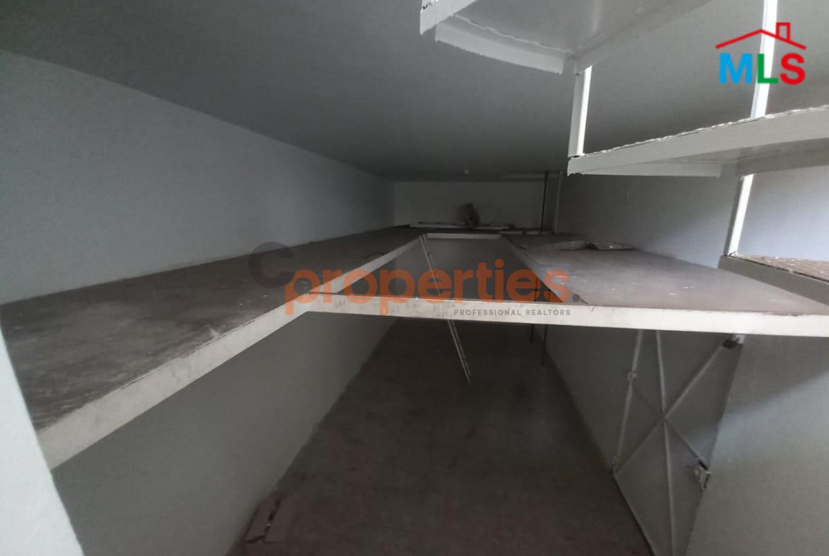 Showroom for Rent in Cornet Chehwan - CPMF41