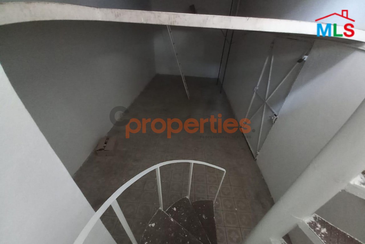Showroom for Rent in Cornet Chehwan - CPMF41