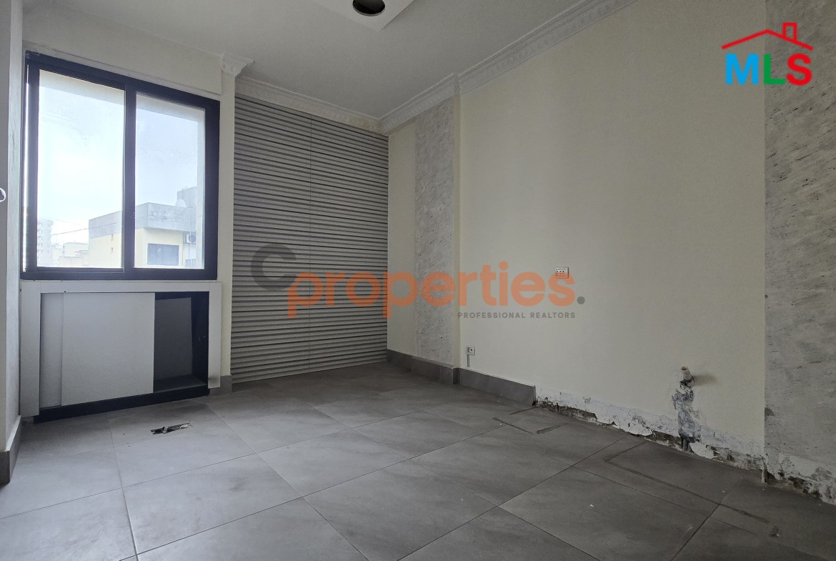 Office For Rent In Ein El Remmaneh - CPJA52